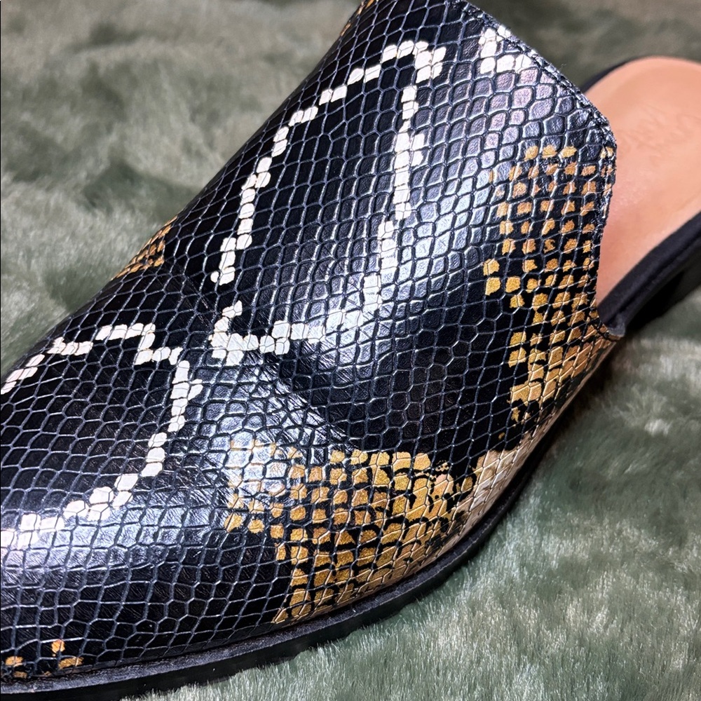 Crown Vintage Rydella python print mules - Picture 2 of 11